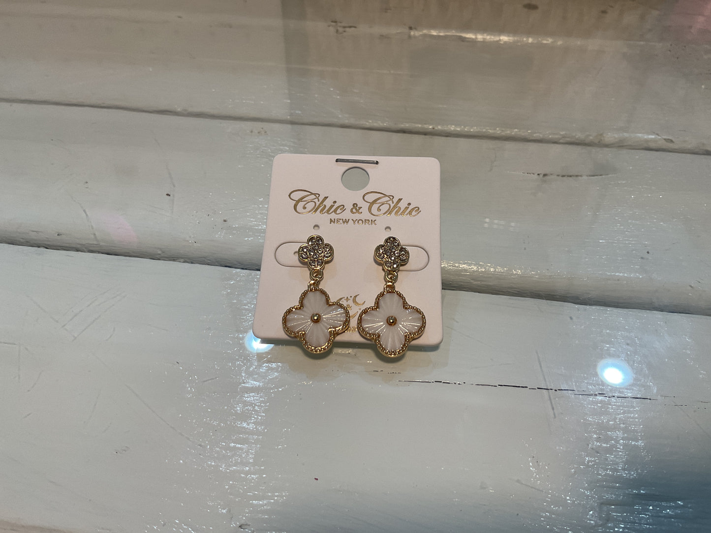 Diamond clover studs w/ Pearl clover