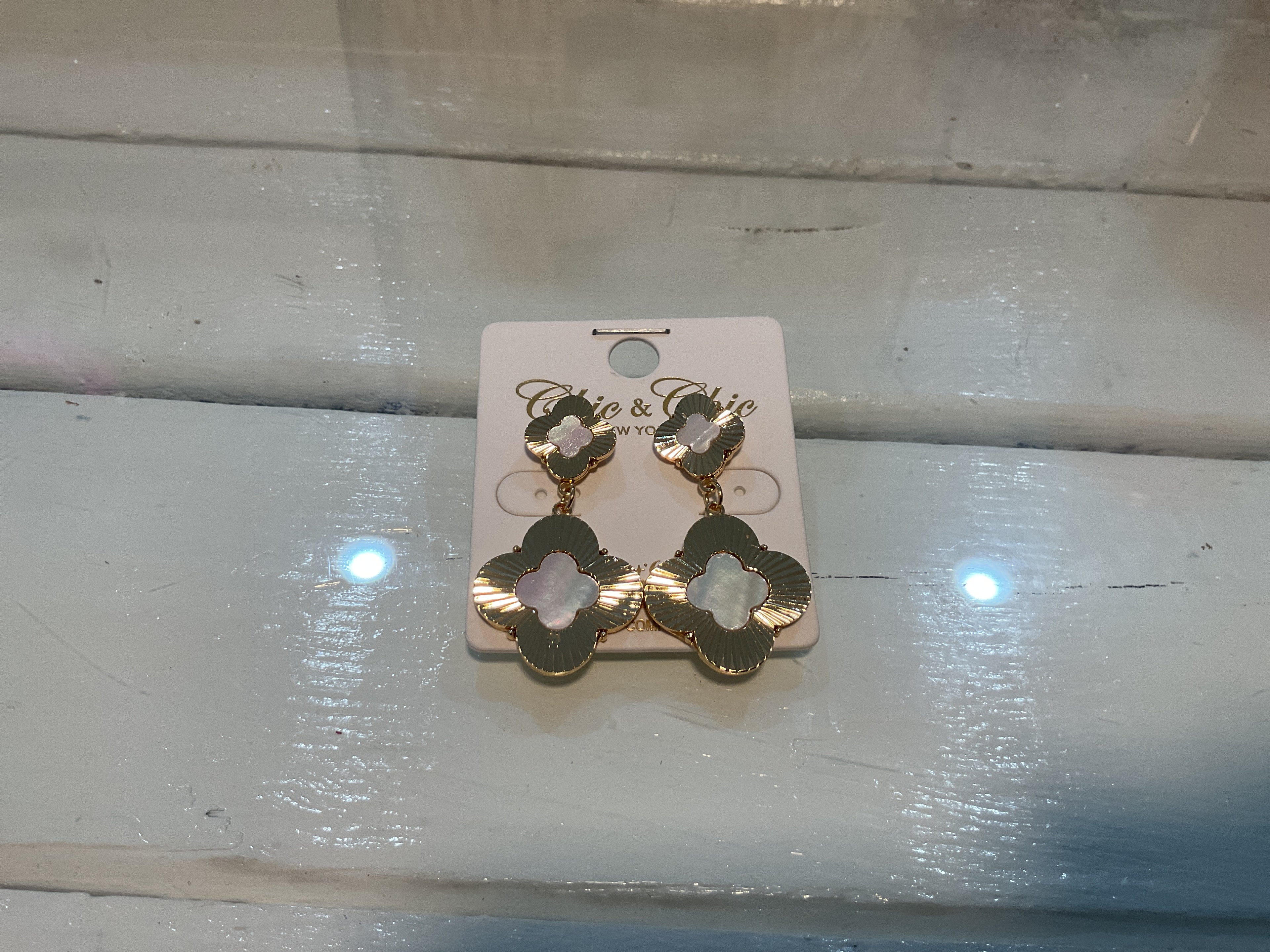 2 Clover w/ pearl middle