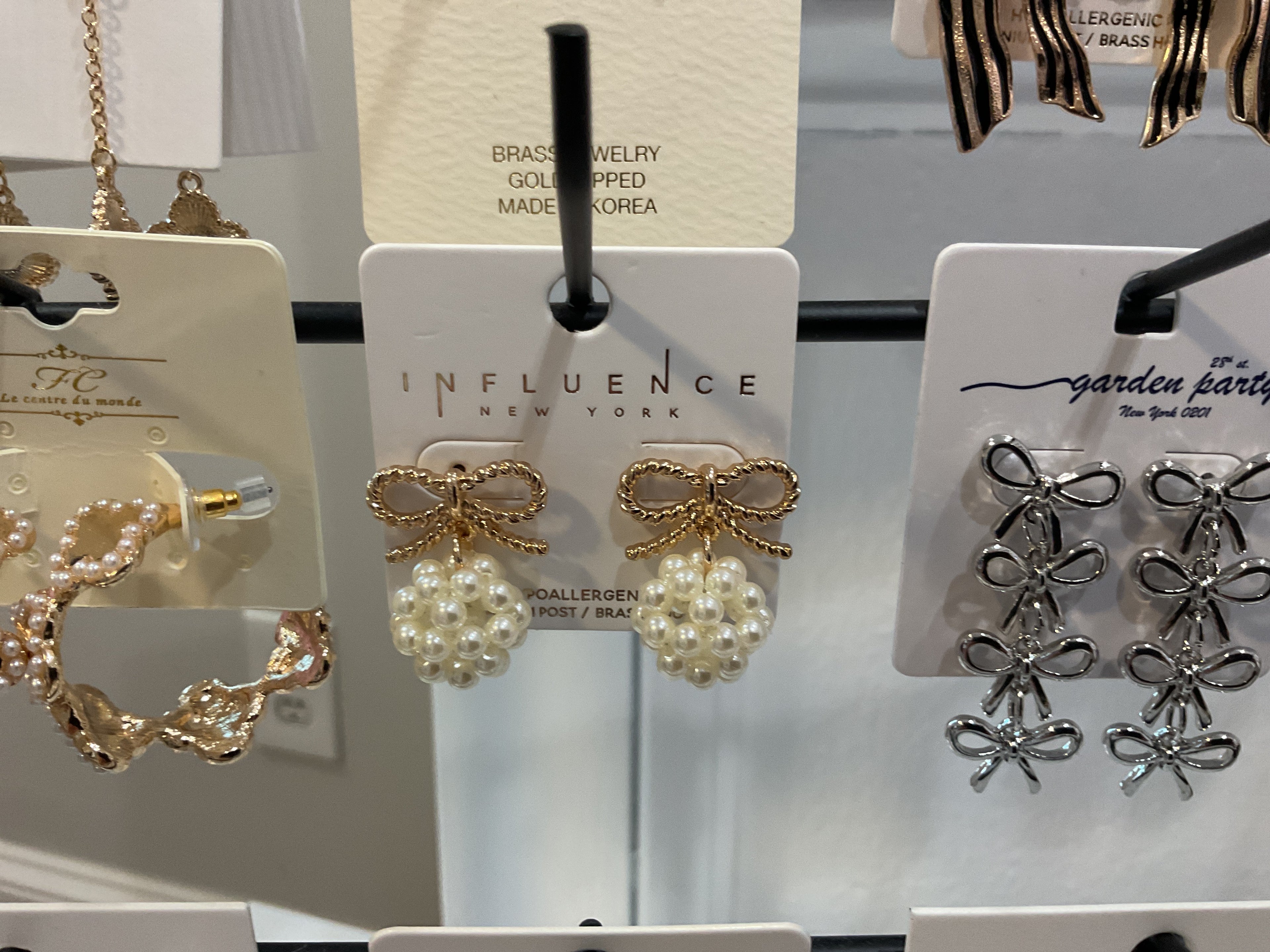 Bows w/ pearl Ball