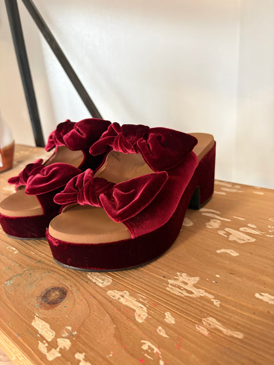 Put a Bow on it Heels